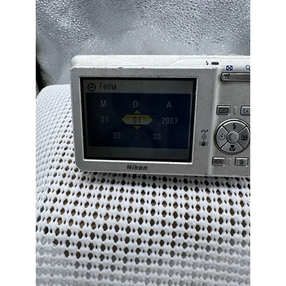 Nikon coolpix s200